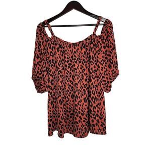Torrid Women's Plus Leopard Red Off Shoulder Short Sleeve Shirt Size 2 EUC